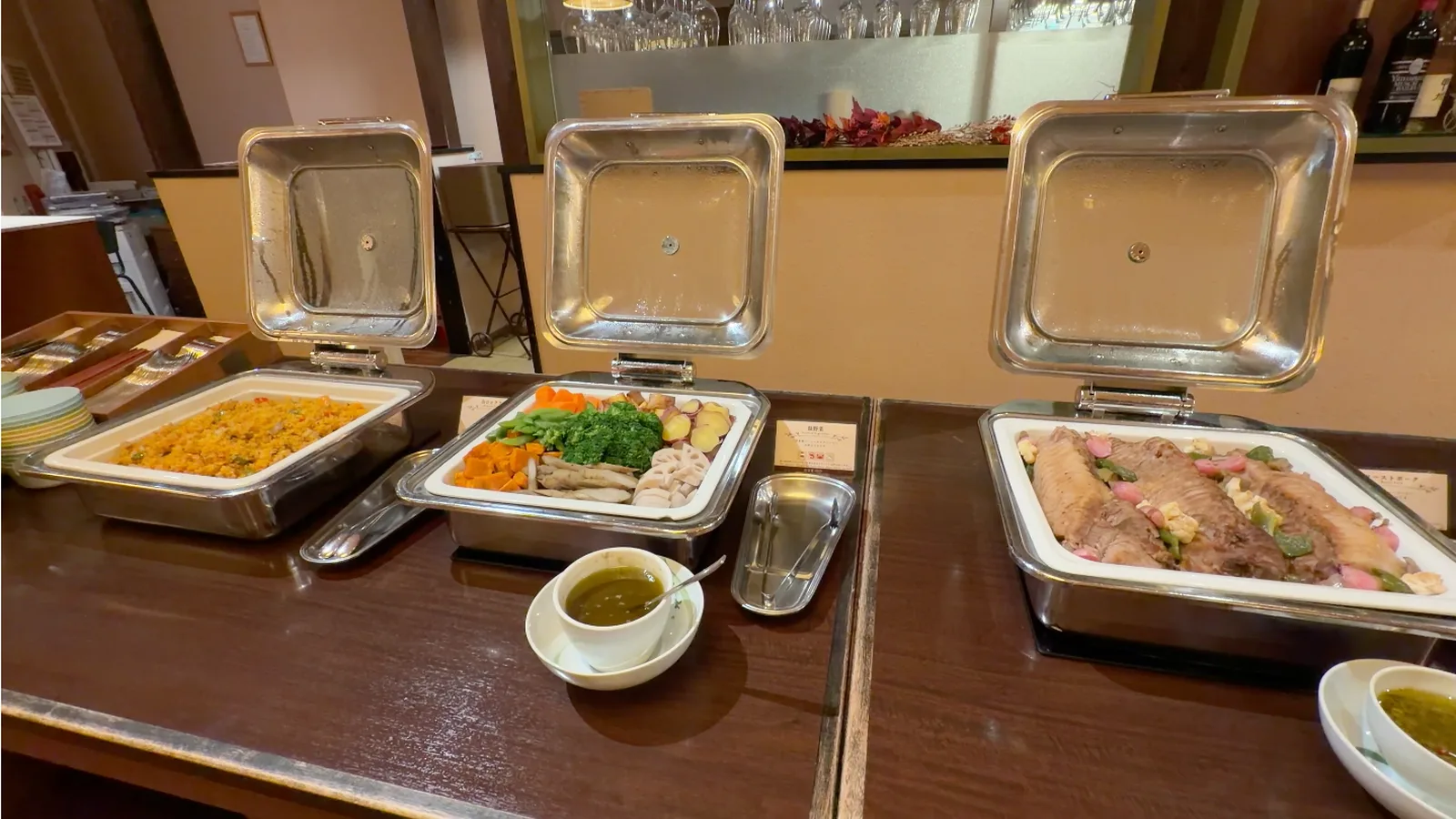清泉寮の夕食ビュッフェの温かい料理