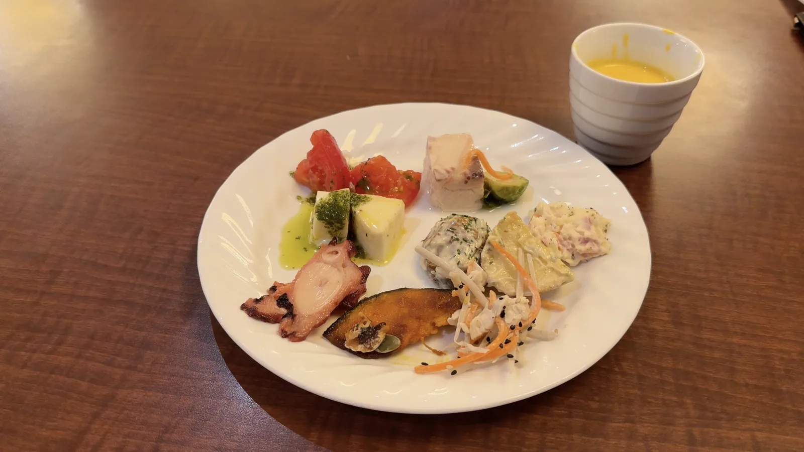 清泉寮の夕食ビュッフェで取り分けた料理